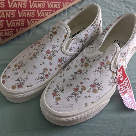 Vans Shoes - VANS Classic Slip-On Vintage Floral Marshmallow